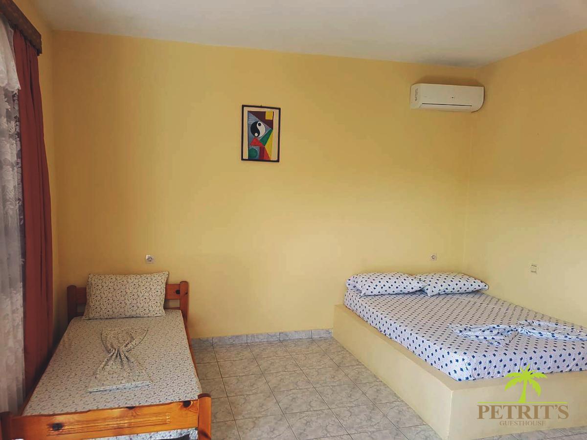 Petrit Guesthouse Ksamil Eksteriør bilde