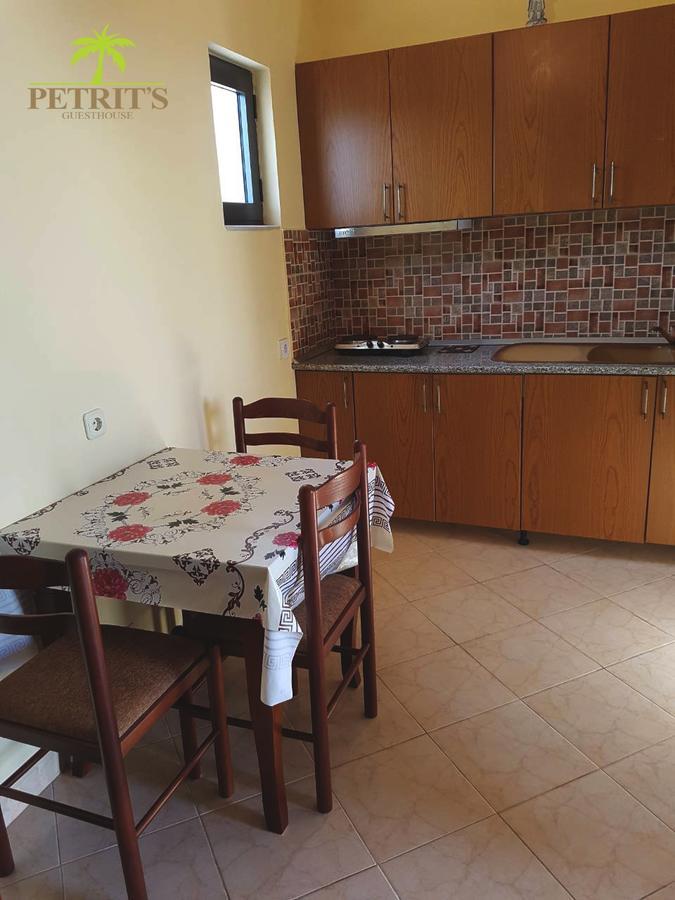 Petrit Guesthouse Ksamil Eksteriør bilde