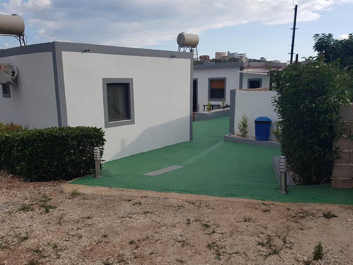 Petrit Guesthouse Ksamil Eksteriør bilde